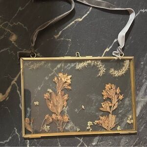 🪄 Glass Framed Dried Flowers - Elegant hanging floral art peice Handmade By Me